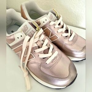 New Balance Silver Sneakers WOMENS 9 NEW NO BOX